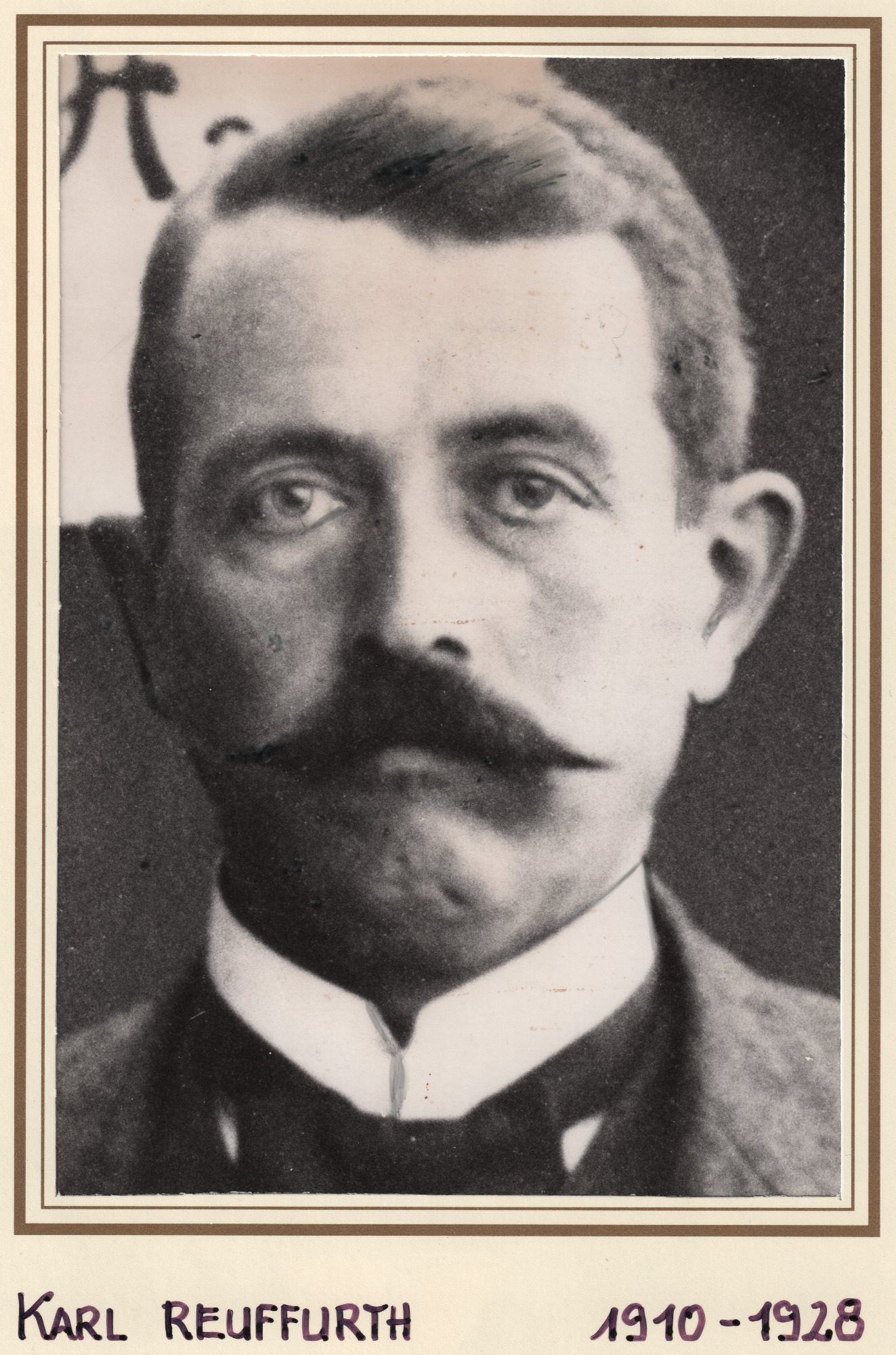 Das Gründungsmitglied Herr Karl Reuffurth wurde der erste 1. Vorsitzender des OGV Roßdorf bei Hanau vom Gründungsjahr 1910 bis zum Jahr 1928